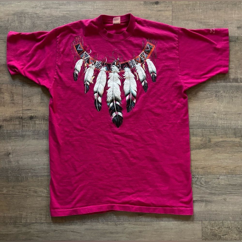 Vintage Fruit of the Loom women’s size XL pink Native American feather t-shirt
